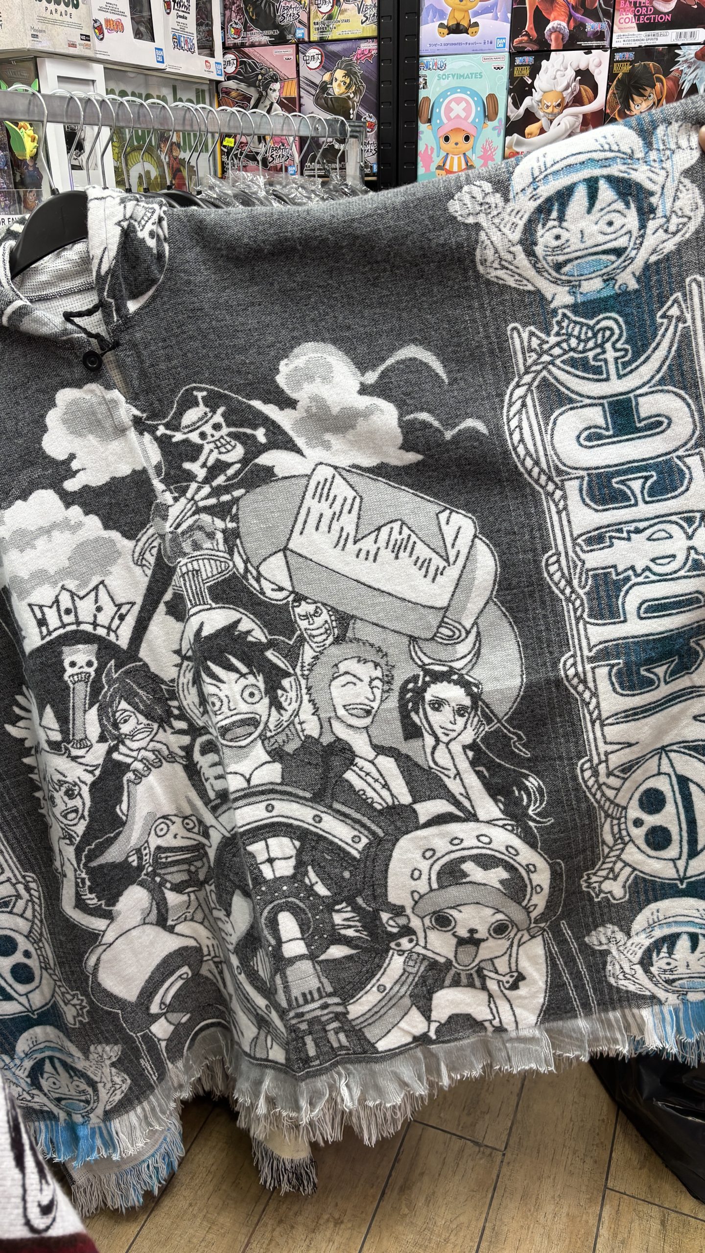 ANIME PONCHO ONE PIECE BARCO GRIS CLARO